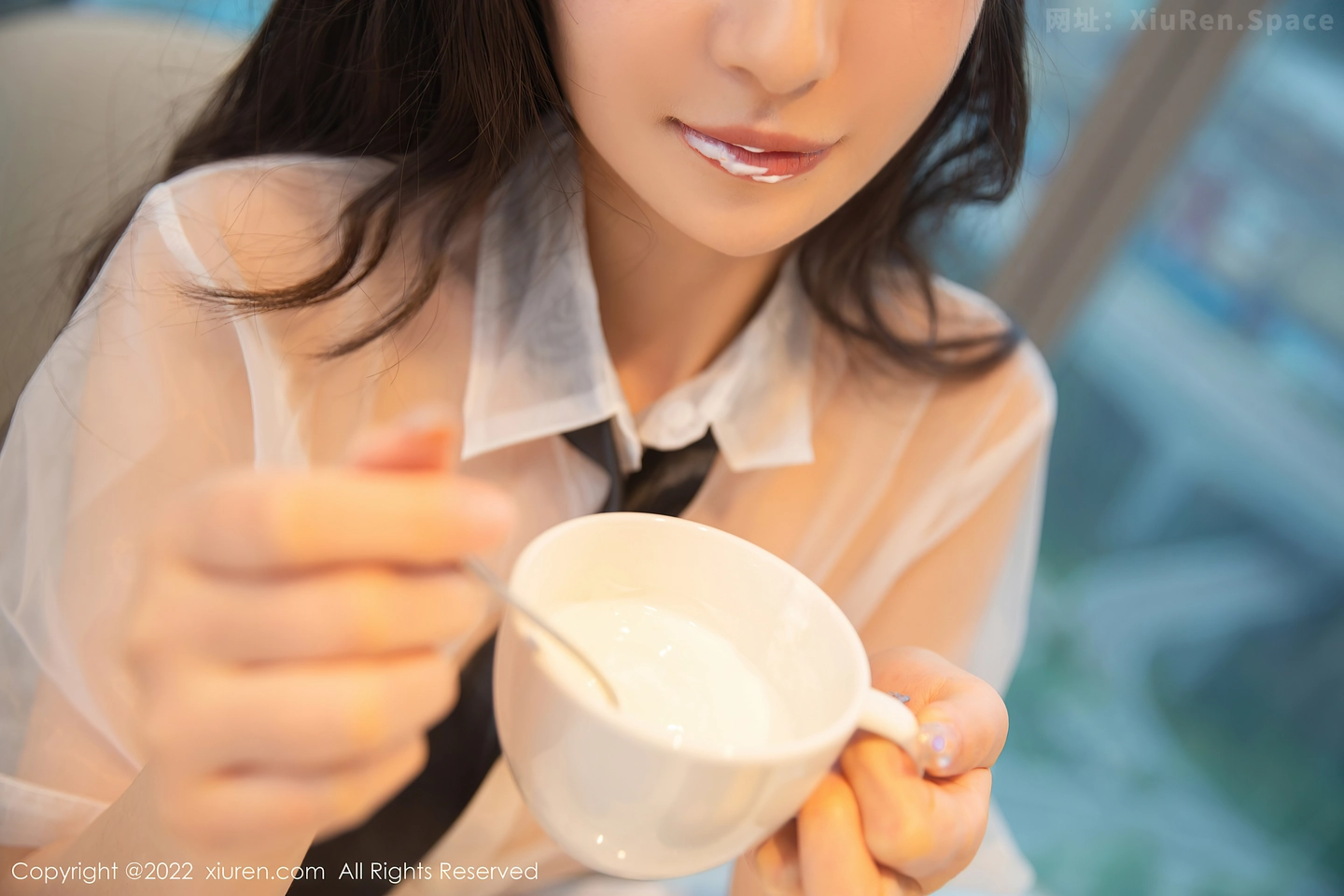 图片[5]-[XiuRen秀人网] VOL.5385 模特熊小诺性感轻透白T配黑色短裙露超薄无内黑丝极致诱惑写真72P-秀人网官方网站